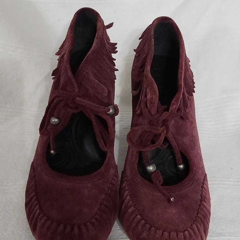 Born Burgandy Leather Moccasin Style Fringed Heeled Booties Size‎ 6.5 EUC